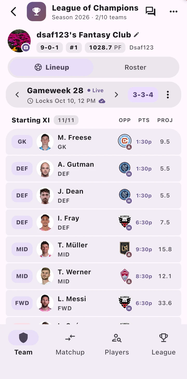 Team tab with the starting XI, opponents and projected points